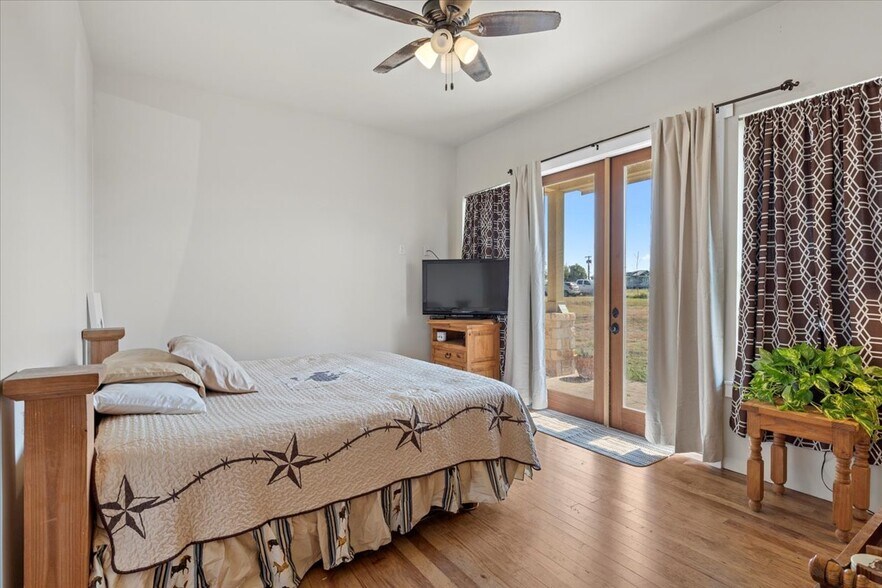 More Photos Of 16508 N Fm 973 Rd, Manor Specialty For Sale