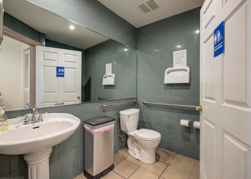 More Photos Of 16301 Hawthorne Blvd, Lawndale Freestanding For Sale