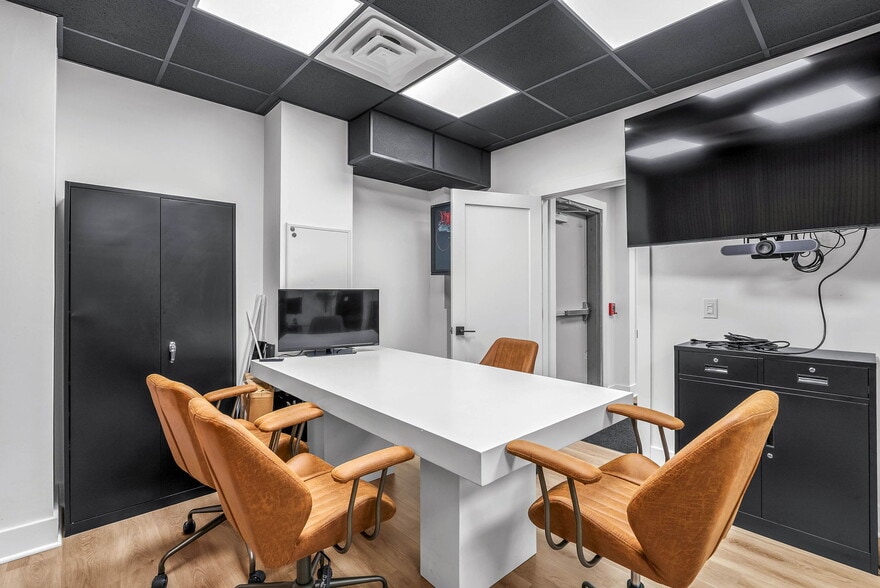 More Photos Of 160-164 N 2nd St, Philadelphia Apartments For Lease
