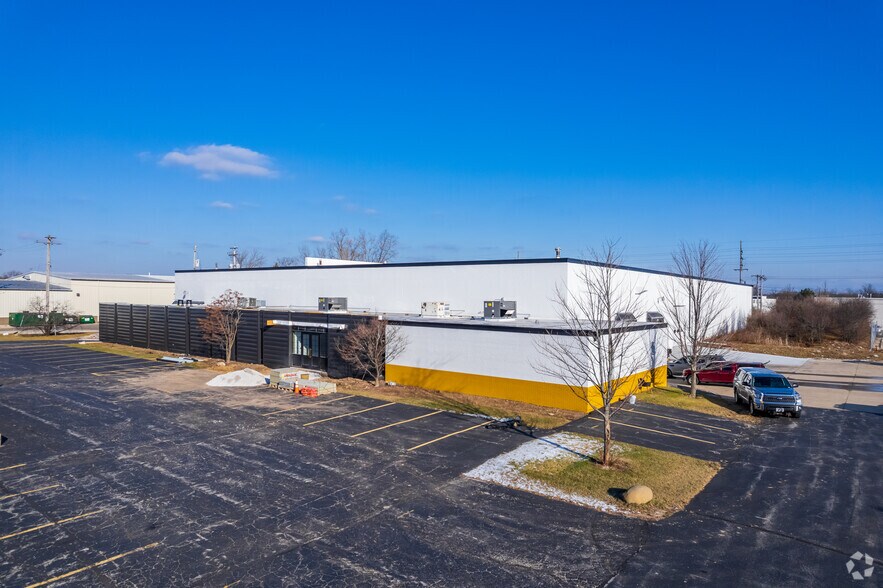 Primary Photo Of 2350 S 170th St, New Berlin Manufacturing For Lease