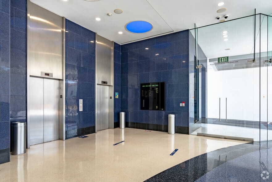 More Photos Of 6565 W Sunset Blvd, Hollywood Office For Lease