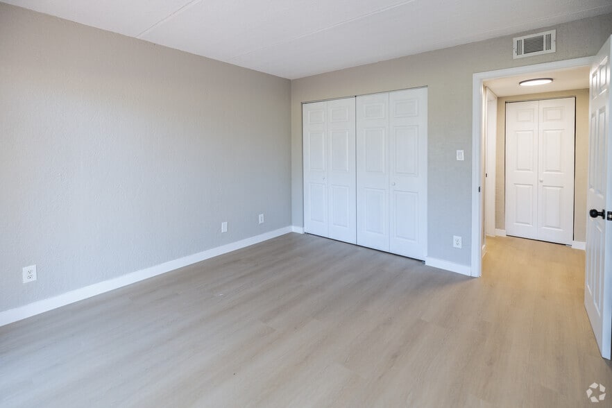 More Photos Of 2731 S Blair Stone Rd, Tallahassee Apartments For Sale