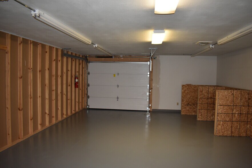 More Photos Of 1609 Plainfield Ave, Janesville Storefront Retail Office For Lease