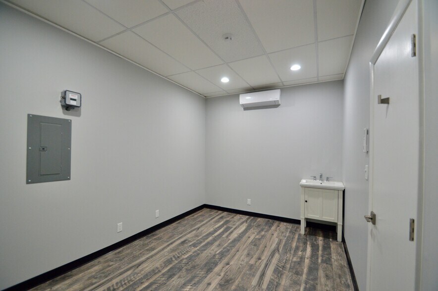 More Photos Of 18 Main St, Millburn Storefront Retail Office For Lease