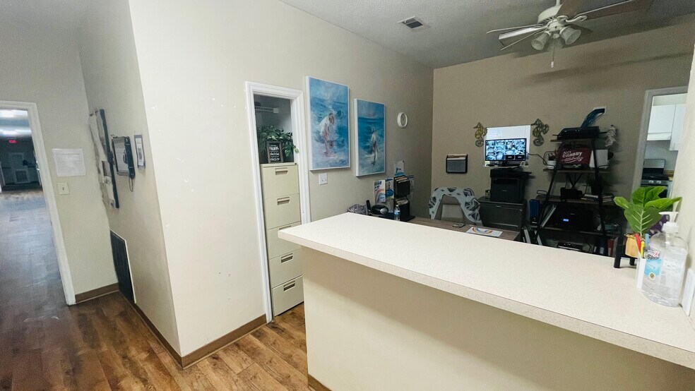 More Photos Of 45 South Shore Dr, Miramar Beach Storefront Retail Office For Lease