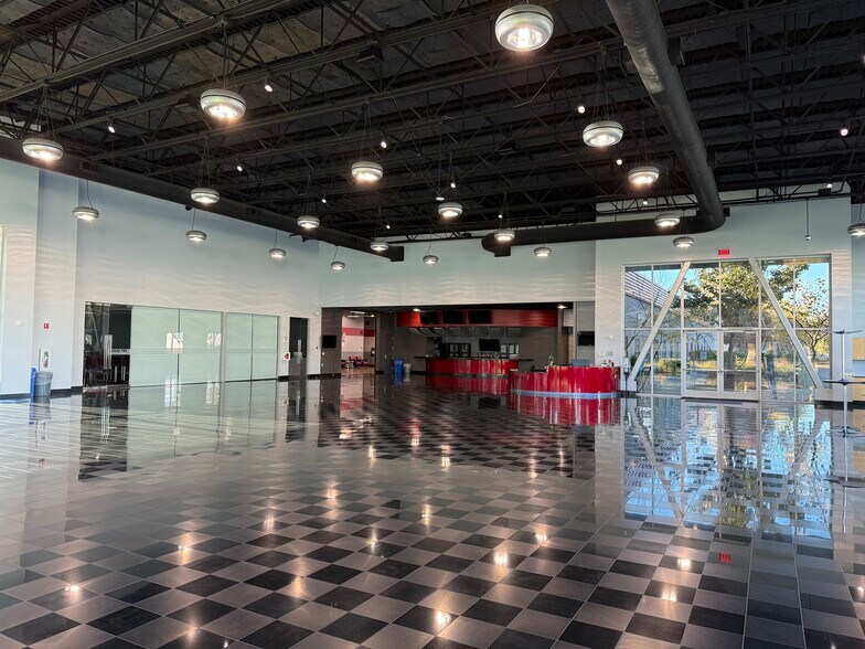 More Photos Of 521 Charcot Ave, San Jose Showroom For Lease