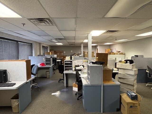 More Photos Of 9870 A Redhill Dr, Blue Ash Flex For Lease