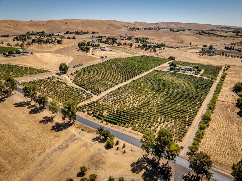 More Photos Of 5055 Rancho La Loma Linda Dr, Paso Robles Specialty For Sale