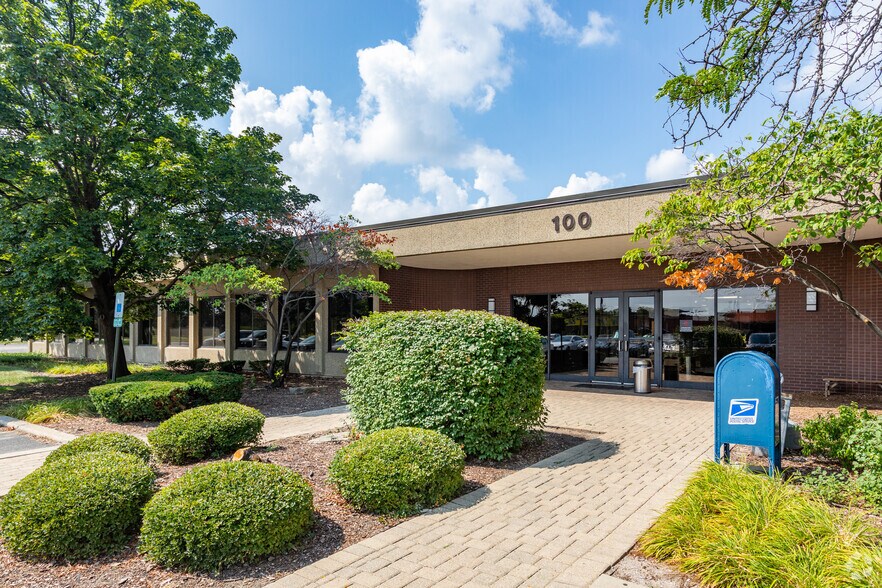 More Photos Of 1400 S Wolf Rd, Wheeling Coworking Space