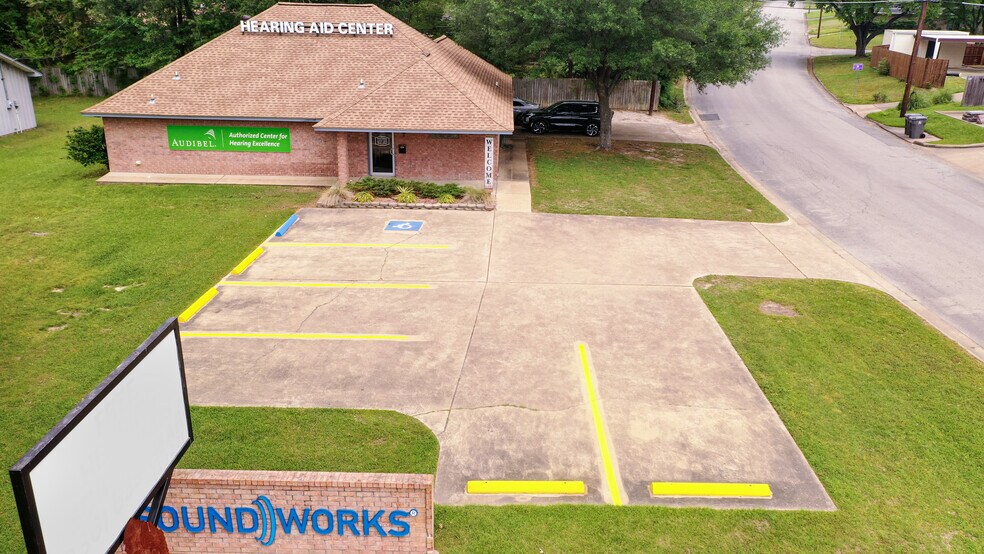 More Photos Of 1321 S John Redditt Dr, Lufkin General Retail For Sale