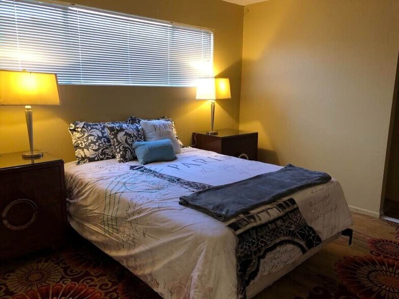 More Photos Of 2100-2104 Sunrise Ave, Las Vegas Apartments For Sale