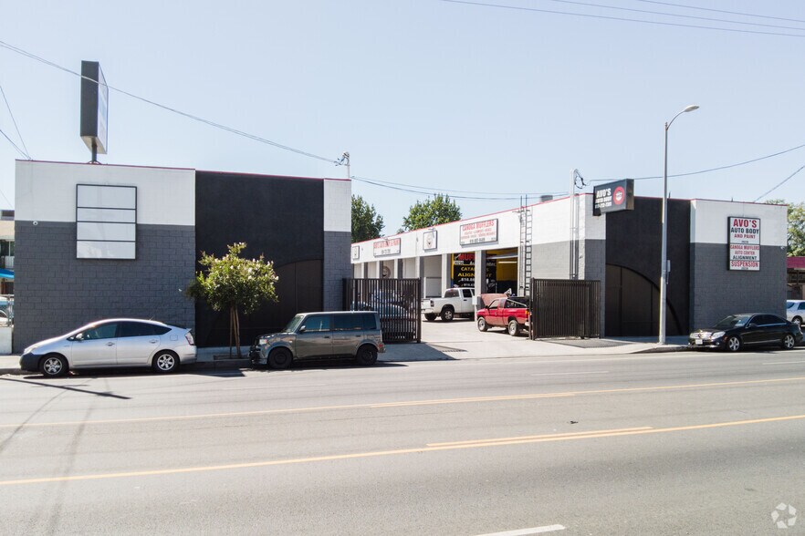 More Photos Of 20222-20230 Saticoy St, Winnetka Auto Repair For Lease