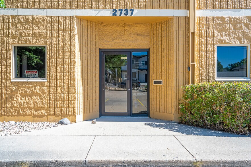 More Photos Of 2737 W 2nd Ave, Denver Warehouse For Lease