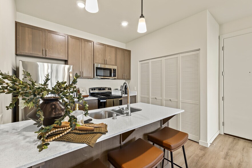 More Photos Of 7011 NE 126th St, Vancouver Apartments For Sale