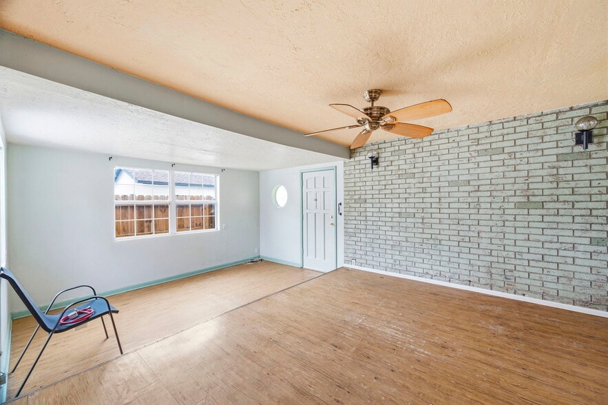 More Photos Of 927 Yale St N, Saint Petersburg Multifamily For Sale