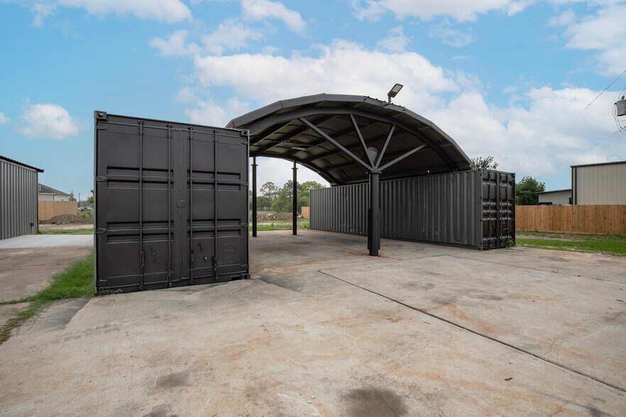 More Photos Of 1250 Winfield Ln, Kemah Industrial For Lease