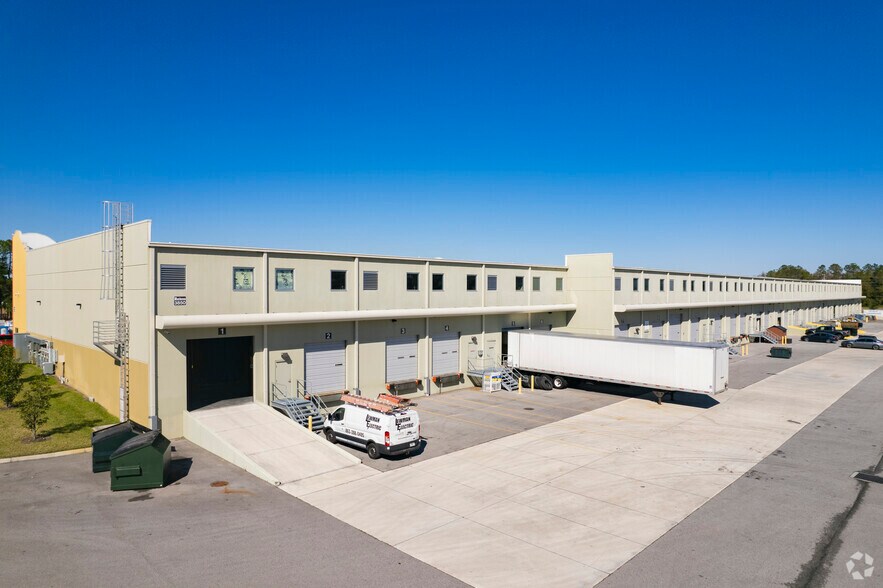 More Photos Of 3850 Anchuca Dr, Lakeland Warehouse For Lease
