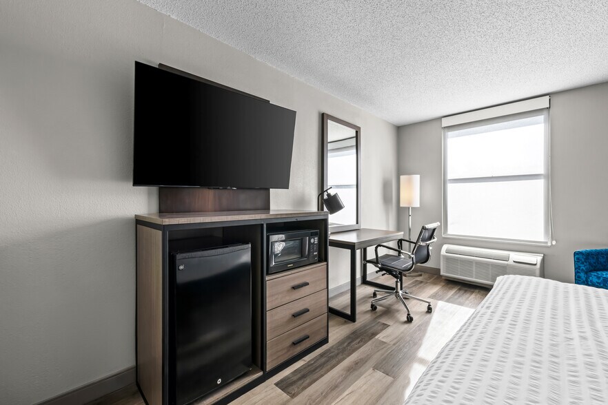 More Photos Of 1202 Liberty Rd, High Point Hotel For Sale