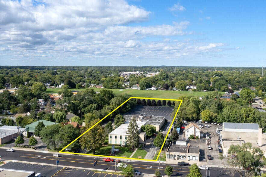 More Photos Of 1616 Grand Ave, Waukegan Medical For Lease