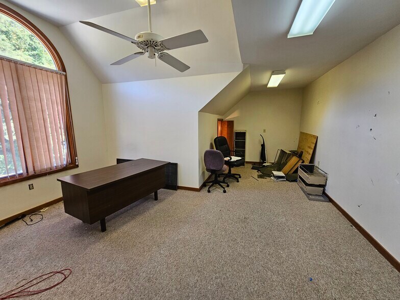 More Photos Of 124 Commons Ct, Chadds Ford Office For Lease