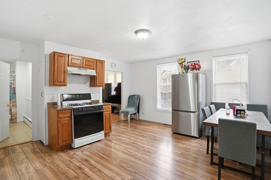 More Photos Of 17 Ledge St, Providence Apartments For Sale