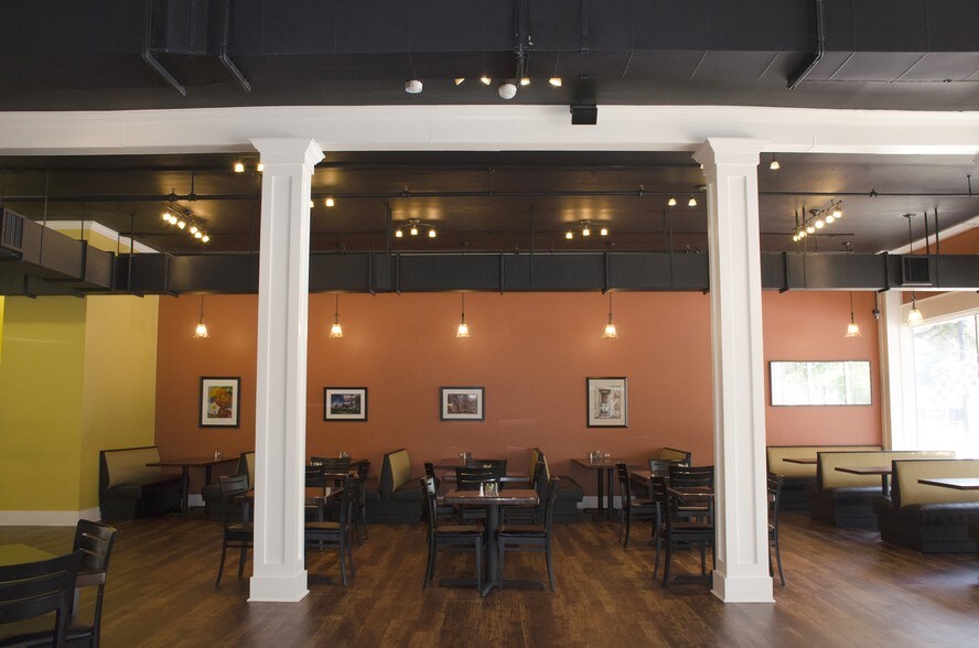 More Photos Of 217 N 5th St, Hartsville Restaurant For Sale