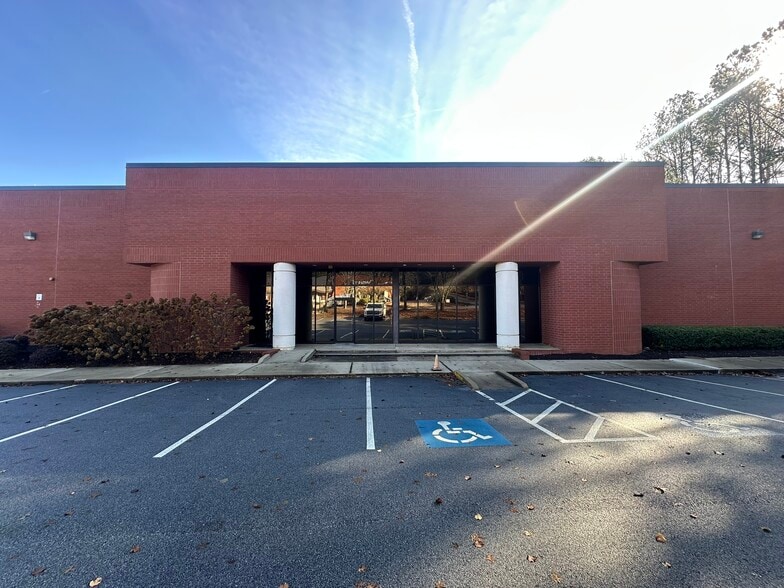 More Photos Of 5630 Gwaltney Dr SW, Atlanta Warehouse For Lease