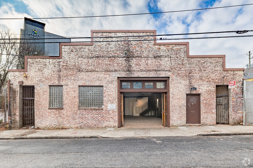 More Photos Of 290 Simpson St, Atlanta Flex For Lease