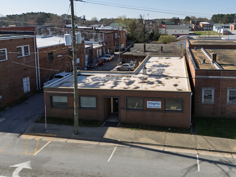 More Photos Of 109 W Atlantic St, South Hill Storefront Retail Office For Sale