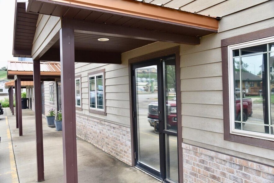 More Photos Of 102 E 6th Ave, Fort Pierre Office For Sale