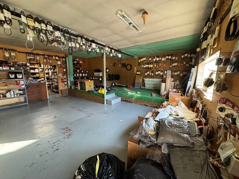More Photos Of 2240 S US Highway 35, Knox Freestanding For Sale