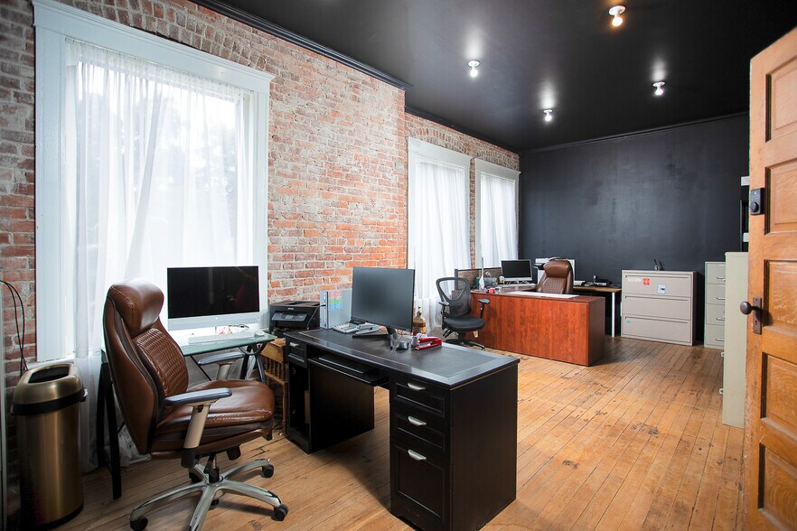 More Photos Of 479 B St, Biggs Storefront Retail Office For Sale