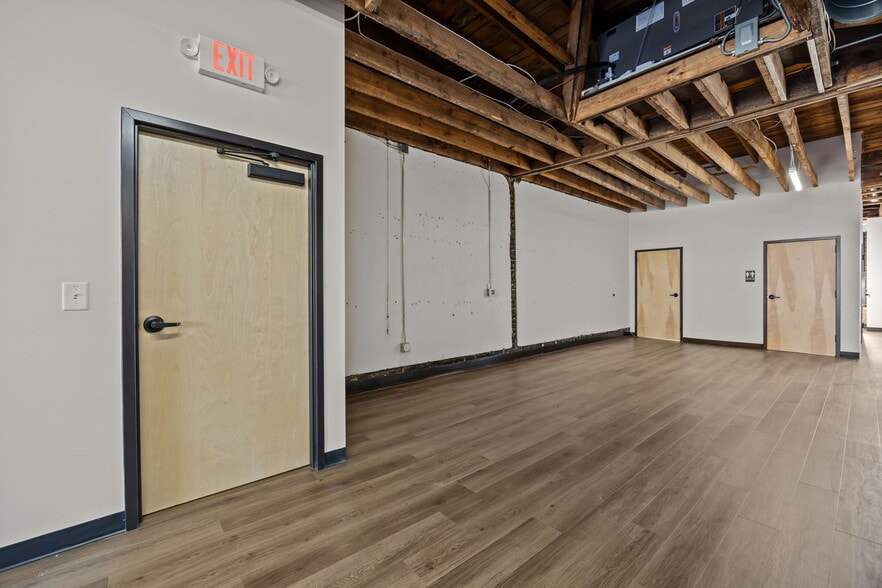 More Photos Of 207 S Garnett St, Henderson Flex For Lease