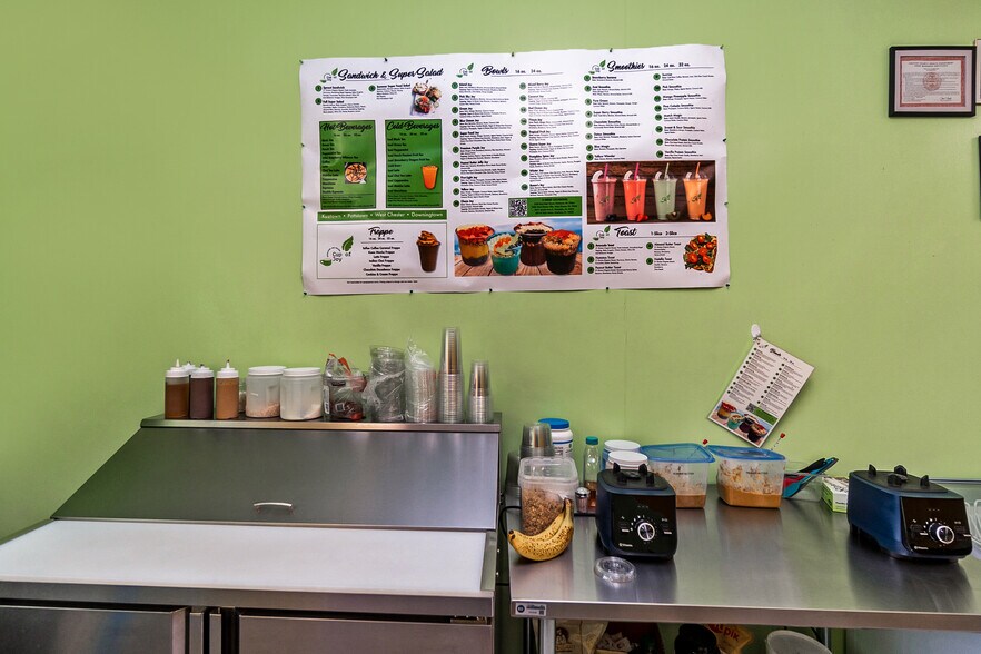 More Photos Of 3411 Lincoln Hwy, Thorndale Storefront For Sale