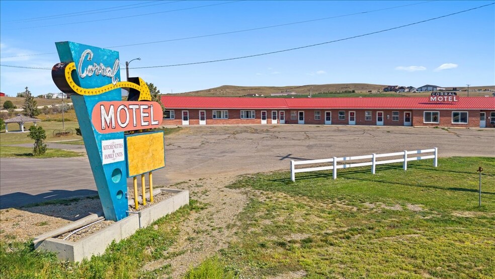 More Photos Of 1307 E Hwy 12, Harlowton Hotel For Sale