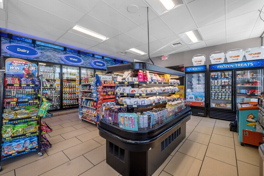 More Photos Of 2115 W Yosemite Ave, Manteca General Retail For Sale
