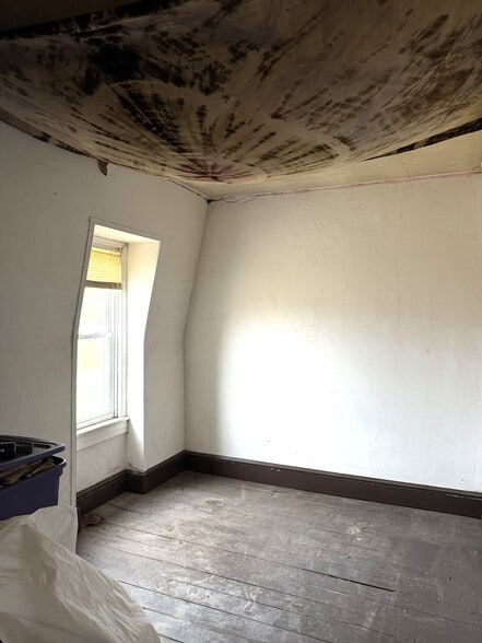 More Photos Of 1634 Moselem Springs Rd, Hamburg Storefront Retail Residential For Sale