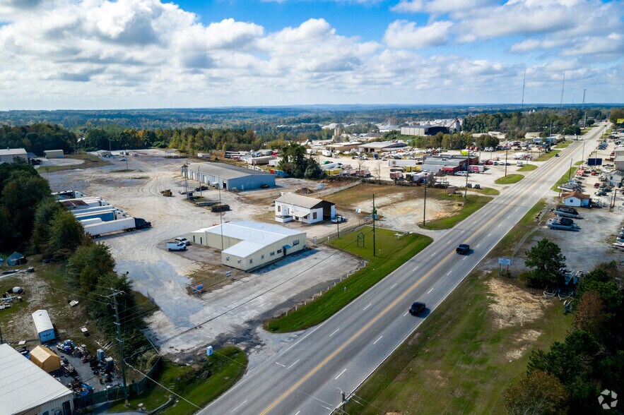More Photos Of 13031 Veterans Memorial Hwy, Douglasville Warehouse For Lease