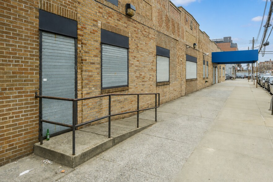 More Photos Of 6202 16th Ave, Brooklyn Medical For Lease