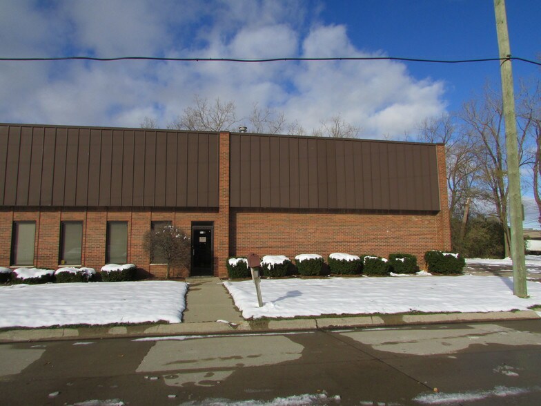 More Photos Of 14033-14055 Achyl Ave, Warren Warehouse For Sale