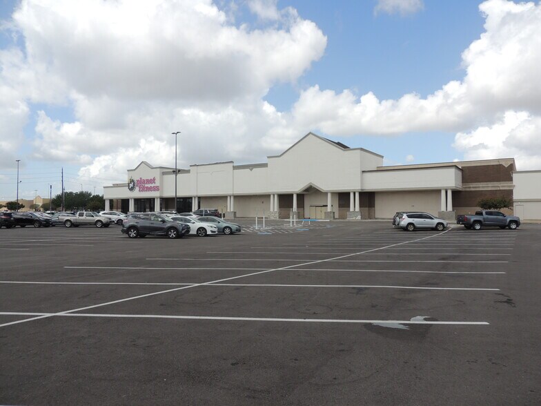 More Photos Of 1705-1825 N Fry Rd, Katy Unknown For Lease