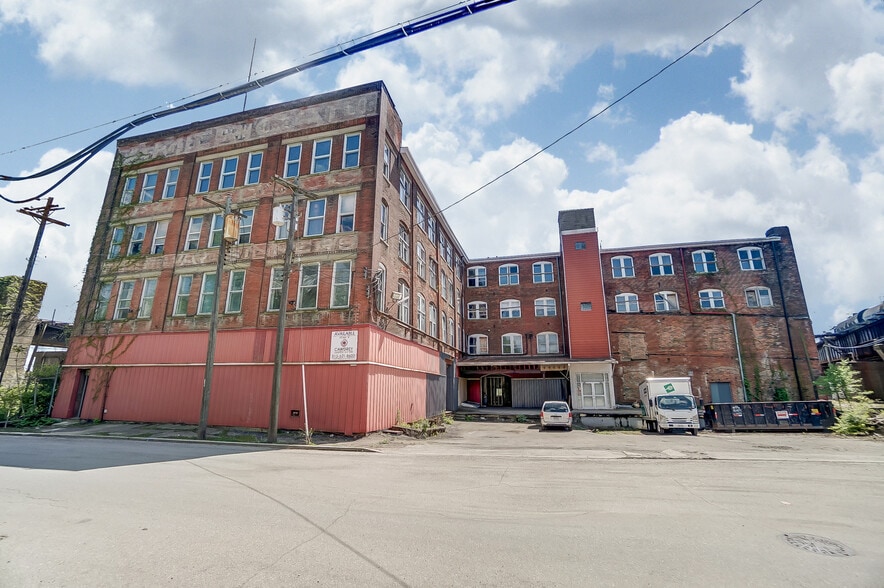 More Photos Of 1275 Budd St, Cincinnati Warehouse For Lease