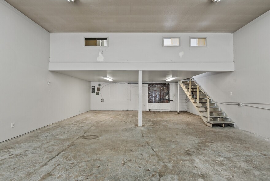 More Photos Of 6004 W Pico Blvd, Los Angeles Storefront For Lease