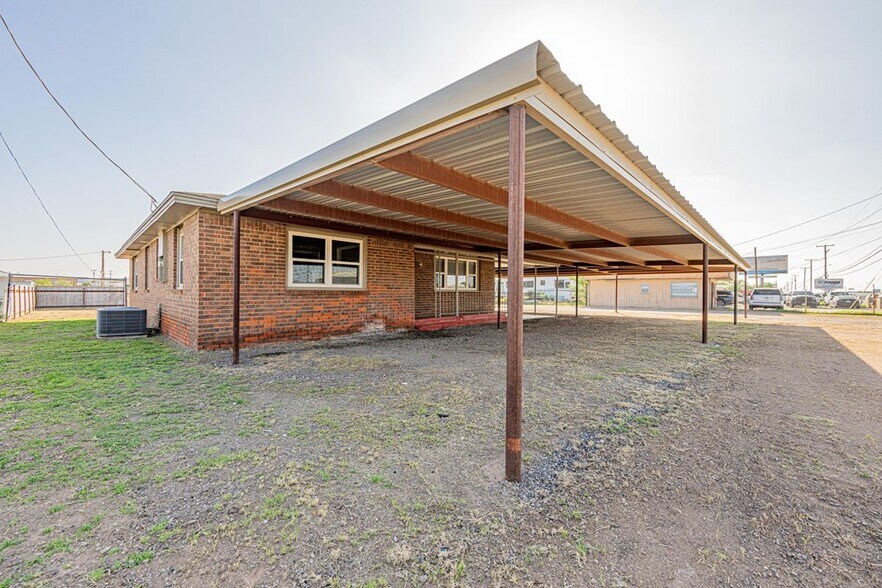 More Photos Of 1405 Garden City Hwy, Midland Office Residential For Sale