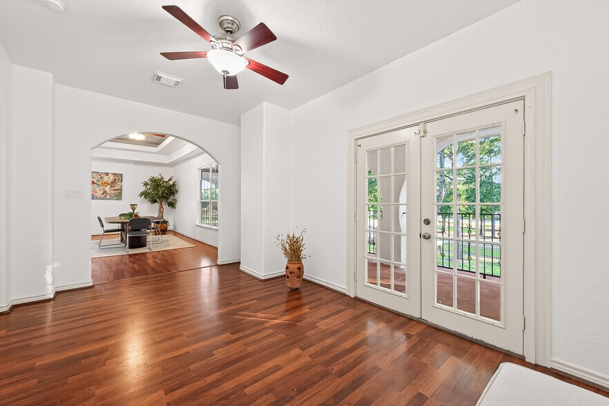 More Photos Of 21832 Rayford Rd, Humble Office For Sale