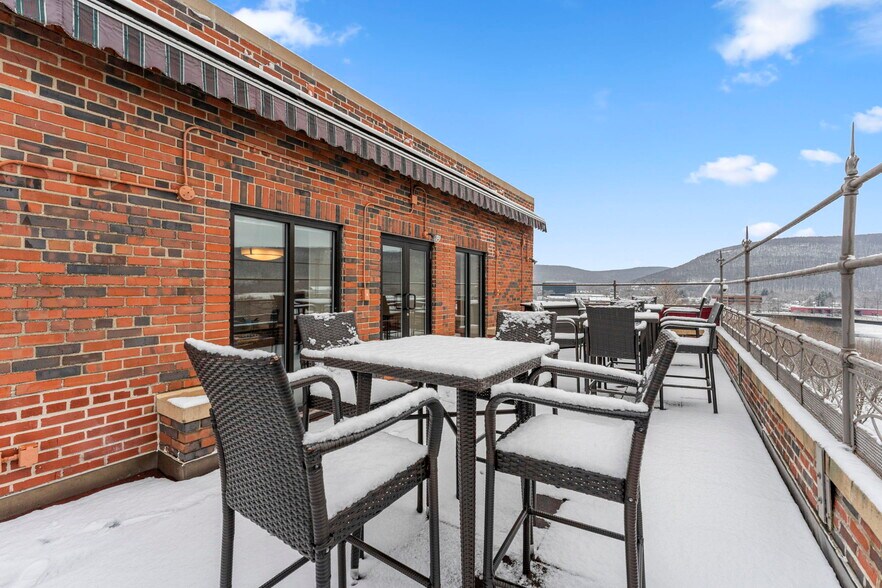 More Photos Of 1 W Market St, Corning Office For Lease