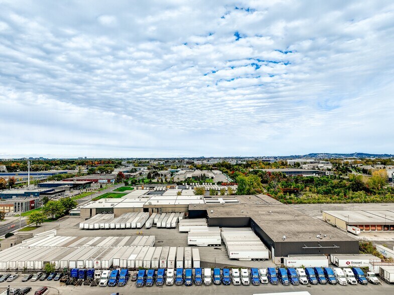 More Photos Of 1660-1700 Boul Hymus, Dorval Warehouse For Sale