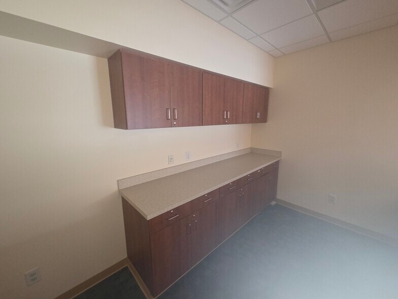 More Photos Of 2054 Sycamore Ave, Buena Vista Storefront For Lease