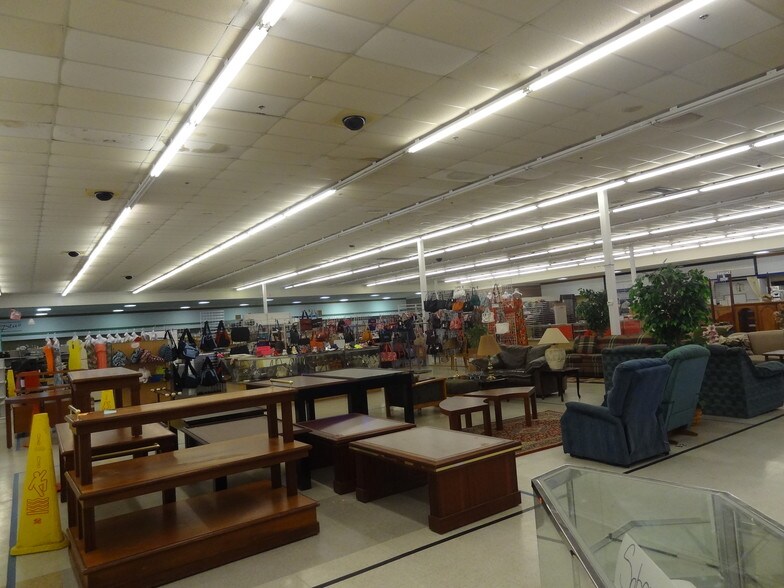 More Photos Of 4437 Columbus Rd, Macon-Bibb General Retail For Sale