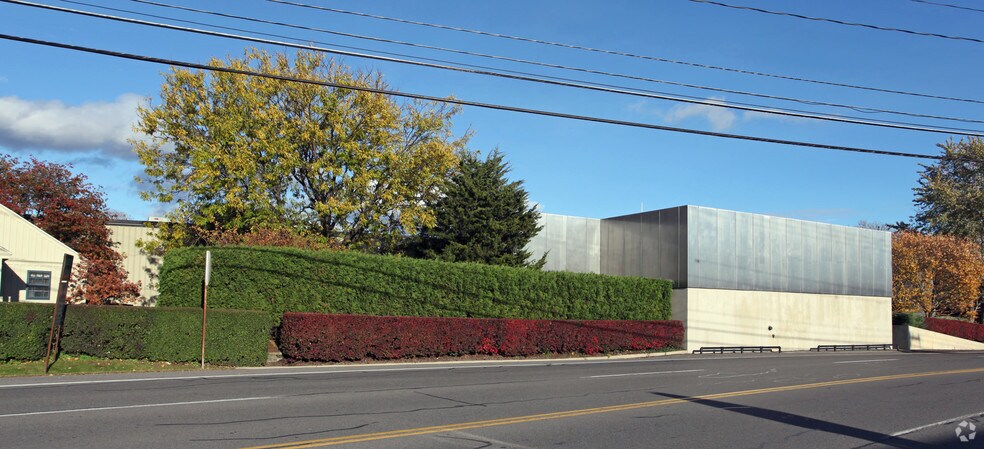 Primary Photo Of 942 Old Liverpool Rd, Liverpool Manufacturing For Lease